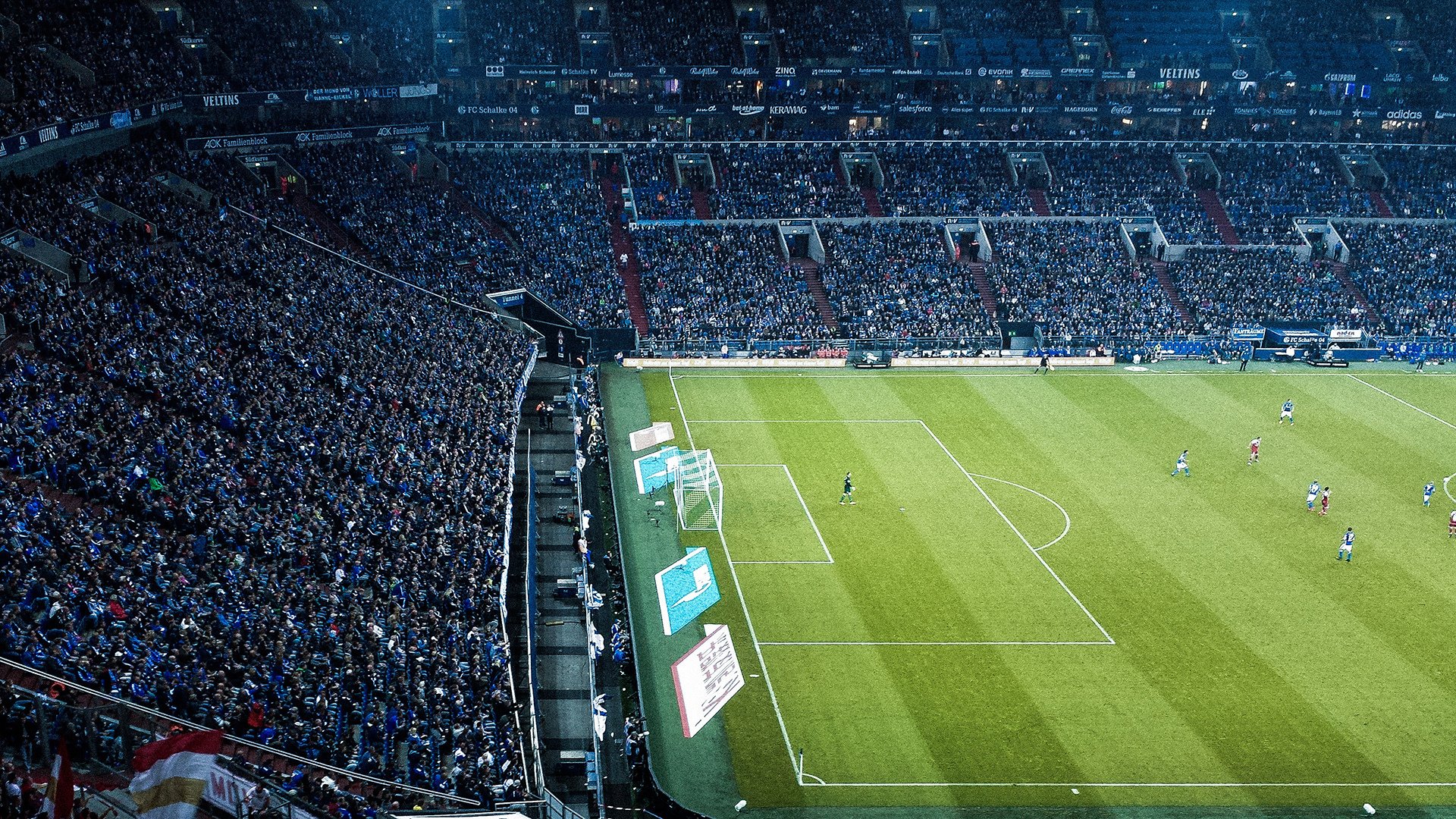 九游官网pc-夜空灯光飞盘表演，灯火璀璨中的飞盘奇观，飞碟灯的危害